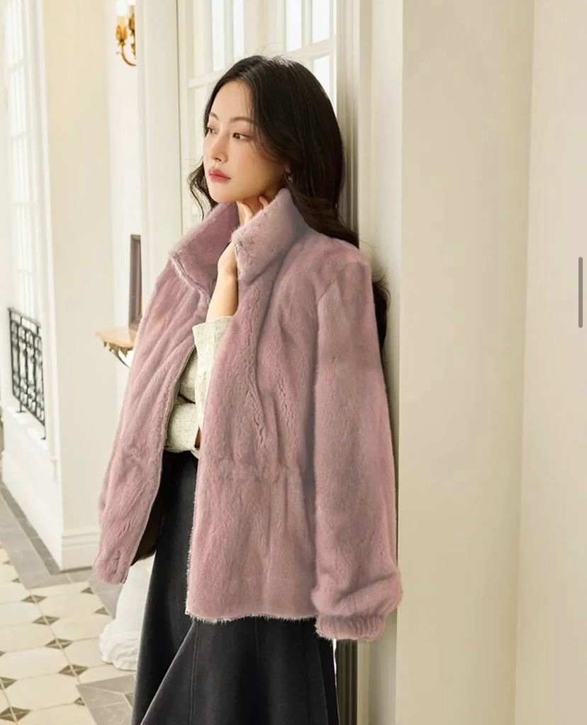 ohvelybr's tweet photo. 『📸 Yeon Seo x #GeorgesRech collection 2022. https://t.co/qbQMuoYqGa
