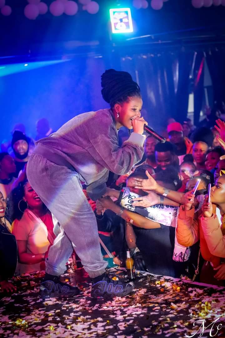 UrbanTop30's tweet photo. #GagasiFM #UrbanTop30
13 Aug 2022
#7
@wanitwamos_Ent x @MasterKGsa x @NkosazanaNzama x @Lowsheen - #SofaSilahlane
@gagasifm https://t.co/lNt3m70o07