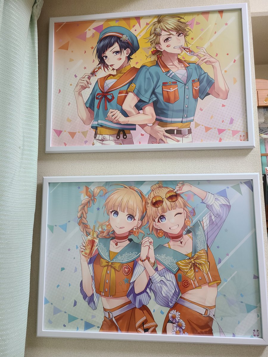 1000ml1liter's tweet photo. 夏コミ疲れたけど行ってよかった～！
ポスターも早速飾ったら壁１つ埋まっちゃった。
色紙もかざりたいのに～。
初めて書いたけどお手紙も渡せて良かった！とても満足！
#HoneyWorks 
#C100 https://t.co/2MMhgoof77