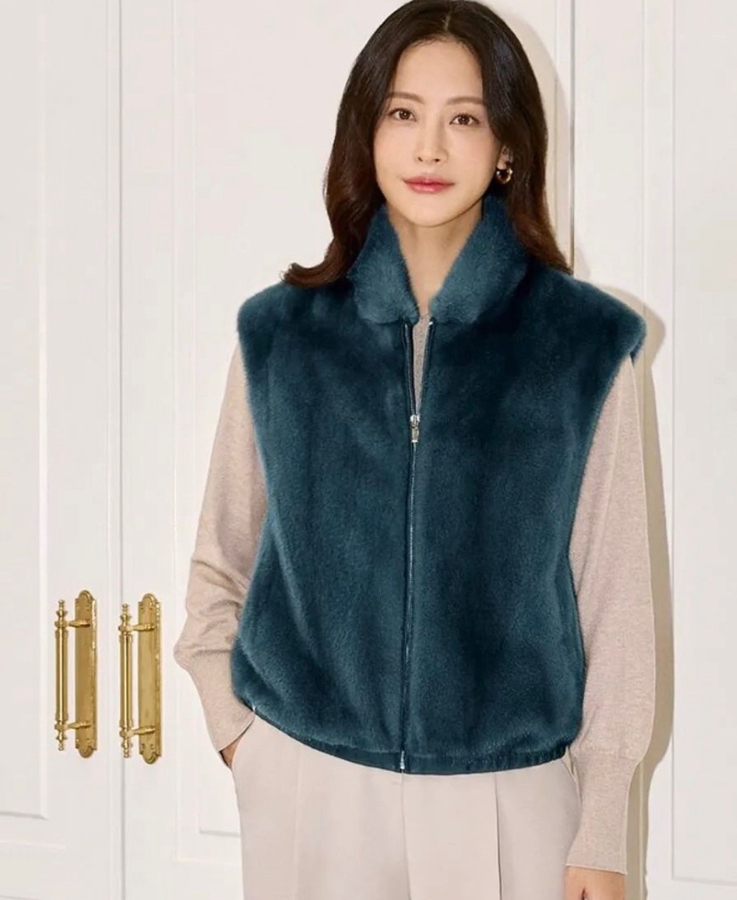 ohvelybr's tweet photo. 『📸 Yeon Seo x #GeorgesRech collection 2022. https://t.co/RHOYlw638j