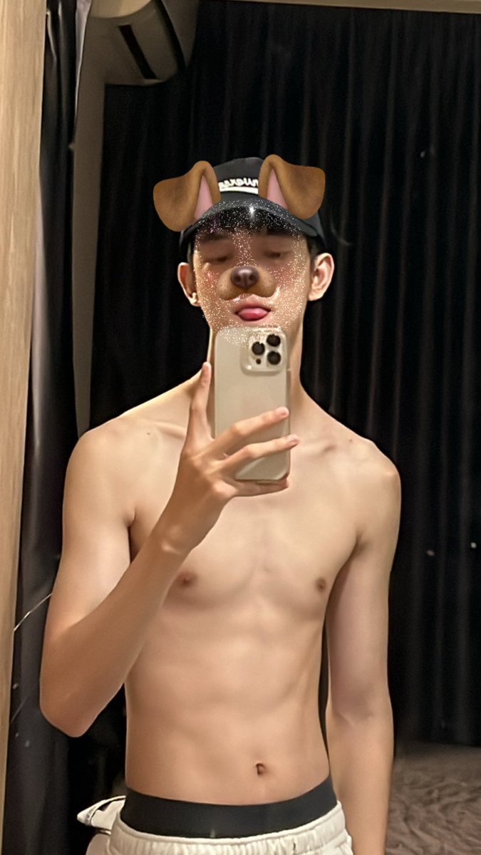 TroyeSiwa's tweet photo. 🐶 หมาเนย https://t.co/aaKbEUqhpo