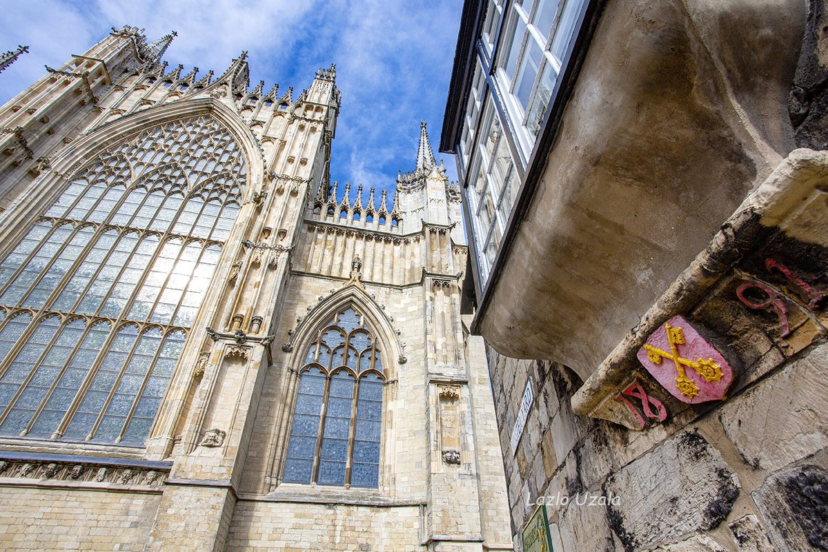 LazloUzala's tweet photo. Minster Yard York @yorkwalls  @sweetrhythms @York_Minster @ThePhotoHour @MartinaRosemann @VisitYork @HarmonyMindBody #York #travel #travelling #travelphotography #England #EarthPix  #photooftheday #city #MinsterYard #Minster #Yard https://t.co/fAe73GzKSB