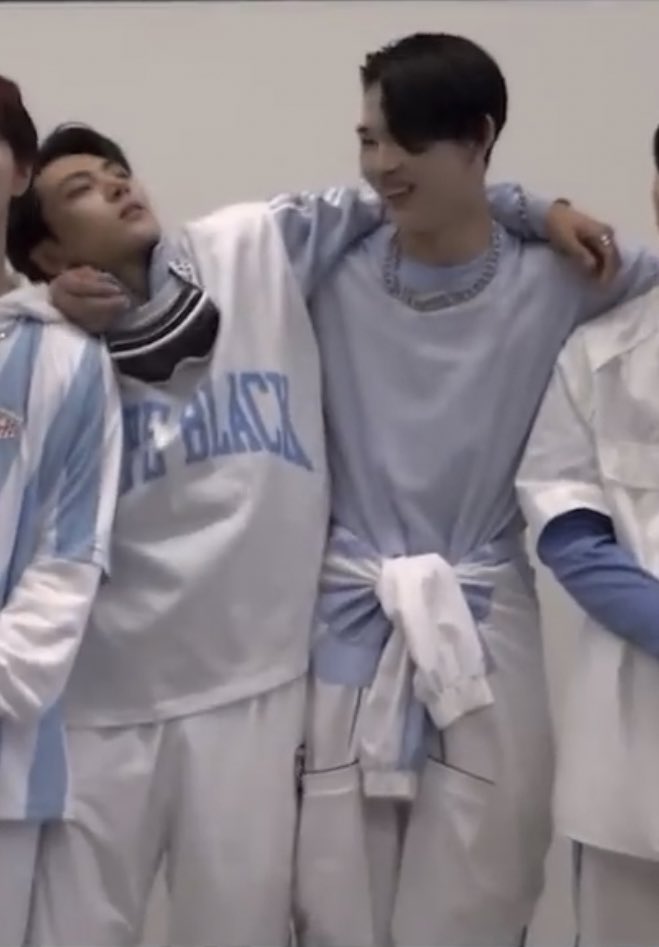 no context jayki (@nocontextjayki) on Twitter photo 