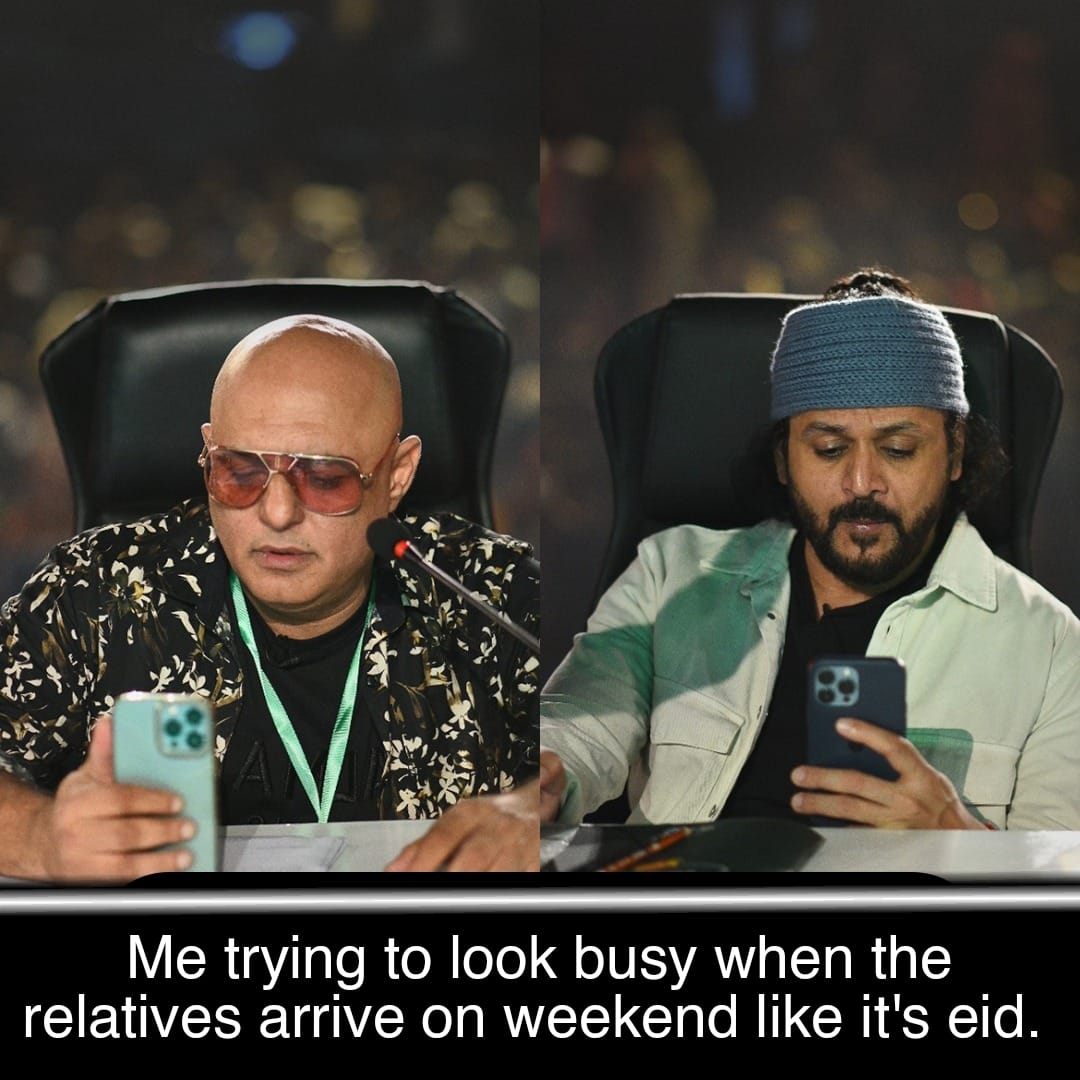 When ammi makes me sit with guests to company them.
Le me: 

#BilalMaqsood
#AliAzmat
#ZindabadPakistan
