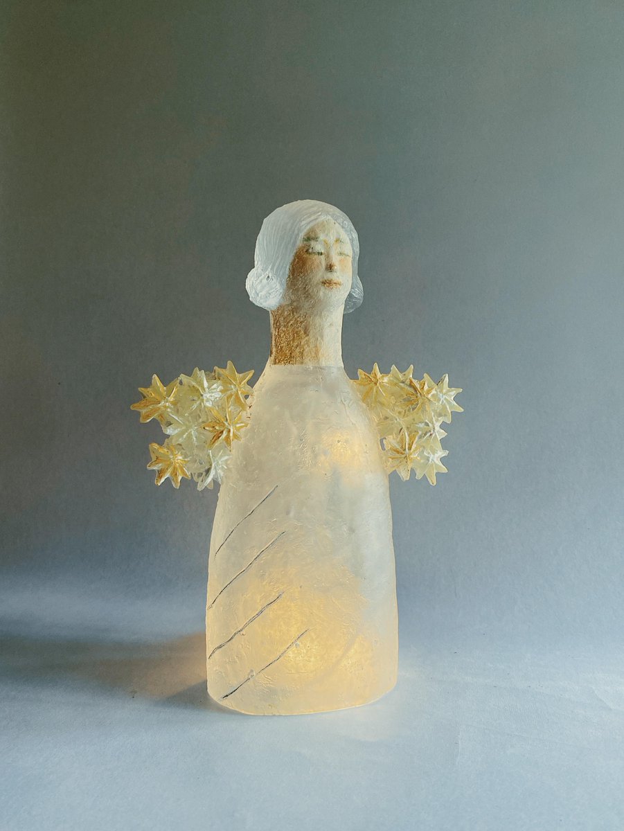 安達知江さん 黄色い花のガール girl 安達知江 ガール girl お花 【公式通販】