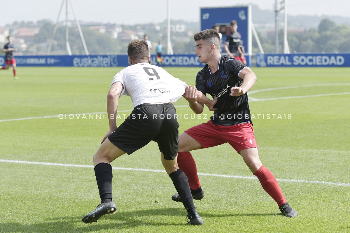 Giobatista19's tweet photo. FINAL | @RealSociedad C 2-1 @REALUNIONCIRUN
⚽ Larrañaga 38'
⚽ Eder García 70'
⚽ Azkue 91'
#RealSociedad #RealC #Zubieta #RealUnion https://t.co/413mVjPK5P