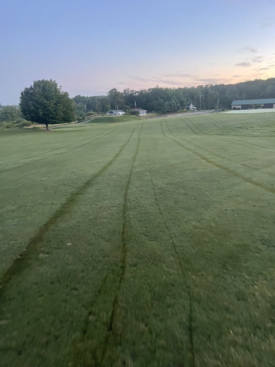 TheCrestKeeper's tweet photo. The look I give when we blow 2 different hydraulic lines on a Friday ๐๐คฆโโ๏ธ thankful it's not on any greens but 9 fairway and some rough is gonna be #Fugly for a bit #GrassGrowsBack https://t.co/ek7EcCZllG