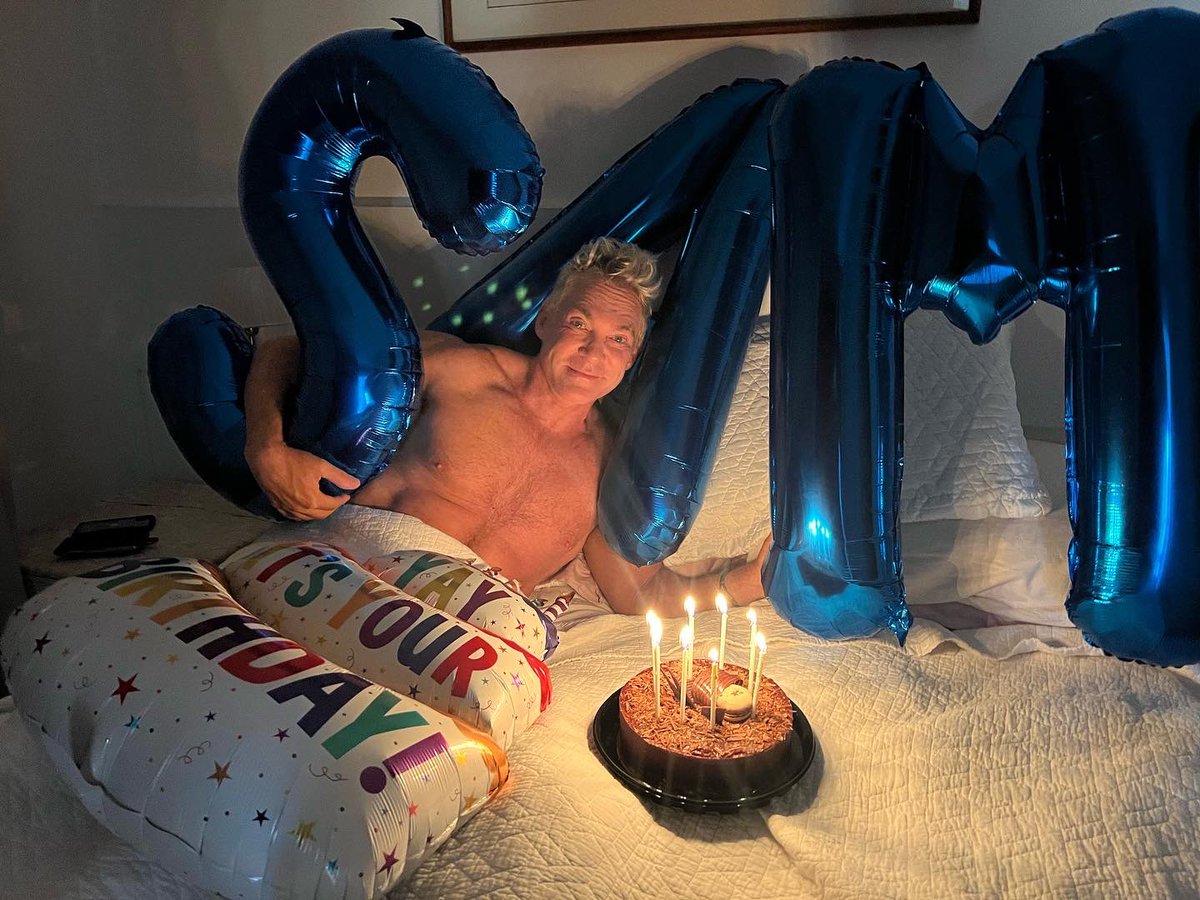 Sam Champion tweet media