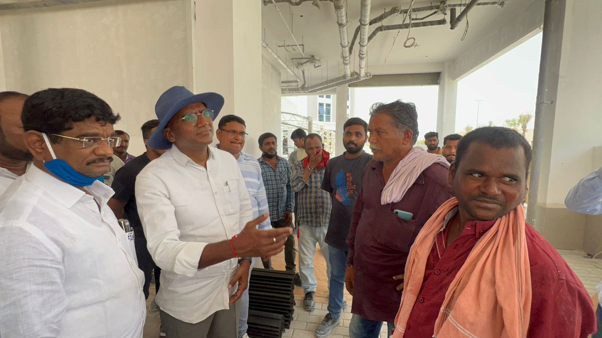 RSPFansWorld's tweet photo. గారు వారితో పాటు గల్ఫ్ కార్మికుల సమన్వయ కర్త,రాష్ట్ర ప్రధాన కార్యదర్శి మహతి రమేష్ గారు.
@RSPraveenSwaero
#RSPInDubai,#RSPInForeign https://t.co/3SYM05IXGb