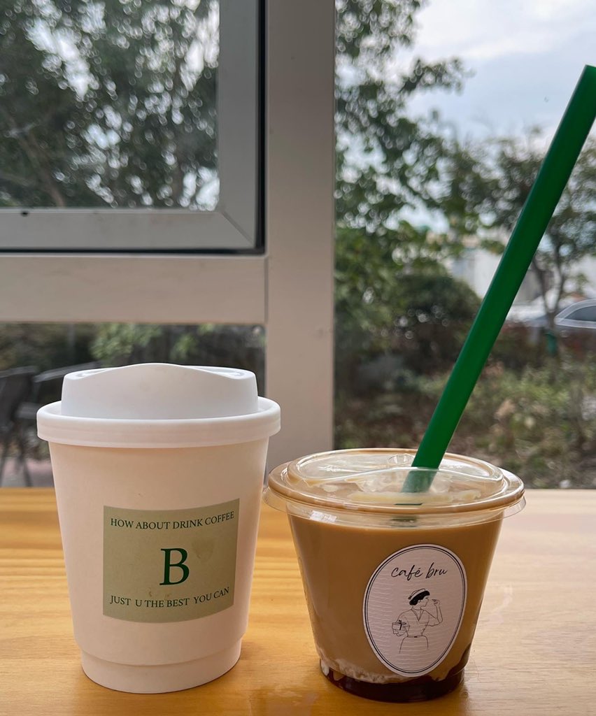 icccccceeee0528's tweet photo. A coffee shop hidden in the park🌳 https://t.co/ASklMrwE5D