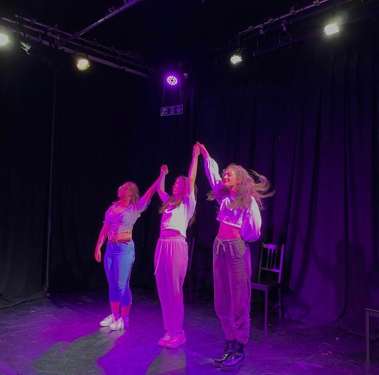 LeanneDevlin10's tweet photo. Getting the day off flyering bc it’s my bday so COME SEE OUR SHOW @uptwofingers @Skelpie_Limmer @orlalagraham @Summerhallery https://t.co/ukb544N0BM