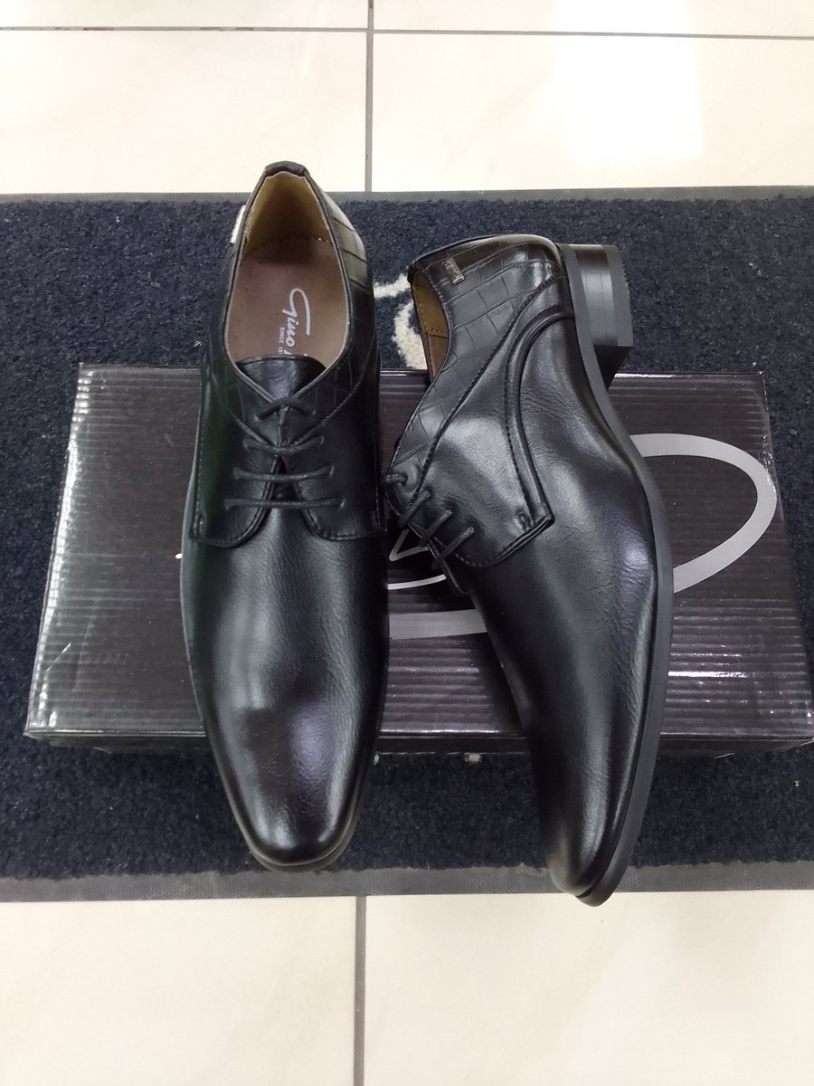 BOSSINISA's tweet photo. GINO PAOLI 🔥🔥 

Available in different colors &amp; sizes.  

Visit our website;
https://t.co/OtFTg6IaJn

We are located  
120 Fatima Bhayat Str. RUSTERNBURG

Remember to WhatsApp us or call 📞

0794389487 | 0145921952

#ginopaoli  #bossinisa #mensfashion #menstyle https://t.co/3dw7xDZ4xx