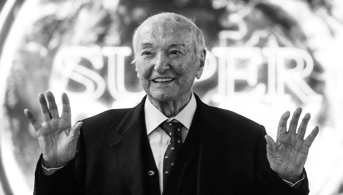gdcesena's tweet photo. Una tristezza immensa. 

E una gratitudine infinita per tutto quello che #PieroAngela ha rappresentato e ci ha donato grazie alla sua professionalità e umanità.

Un grandissimo italiano. Un vuoto incolmabile.

Arrivederci Piero. https://t.co/E7mcvhyFIA