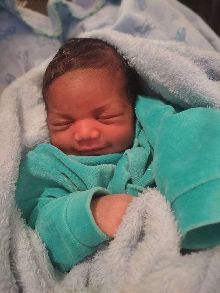 Ninhaa_2's tweet photo. Eu agradeço a Deus por existir vc, por fazer nascer o amor 🥺💙🤱🏾 https://t.co/5Nrj9hAMFd