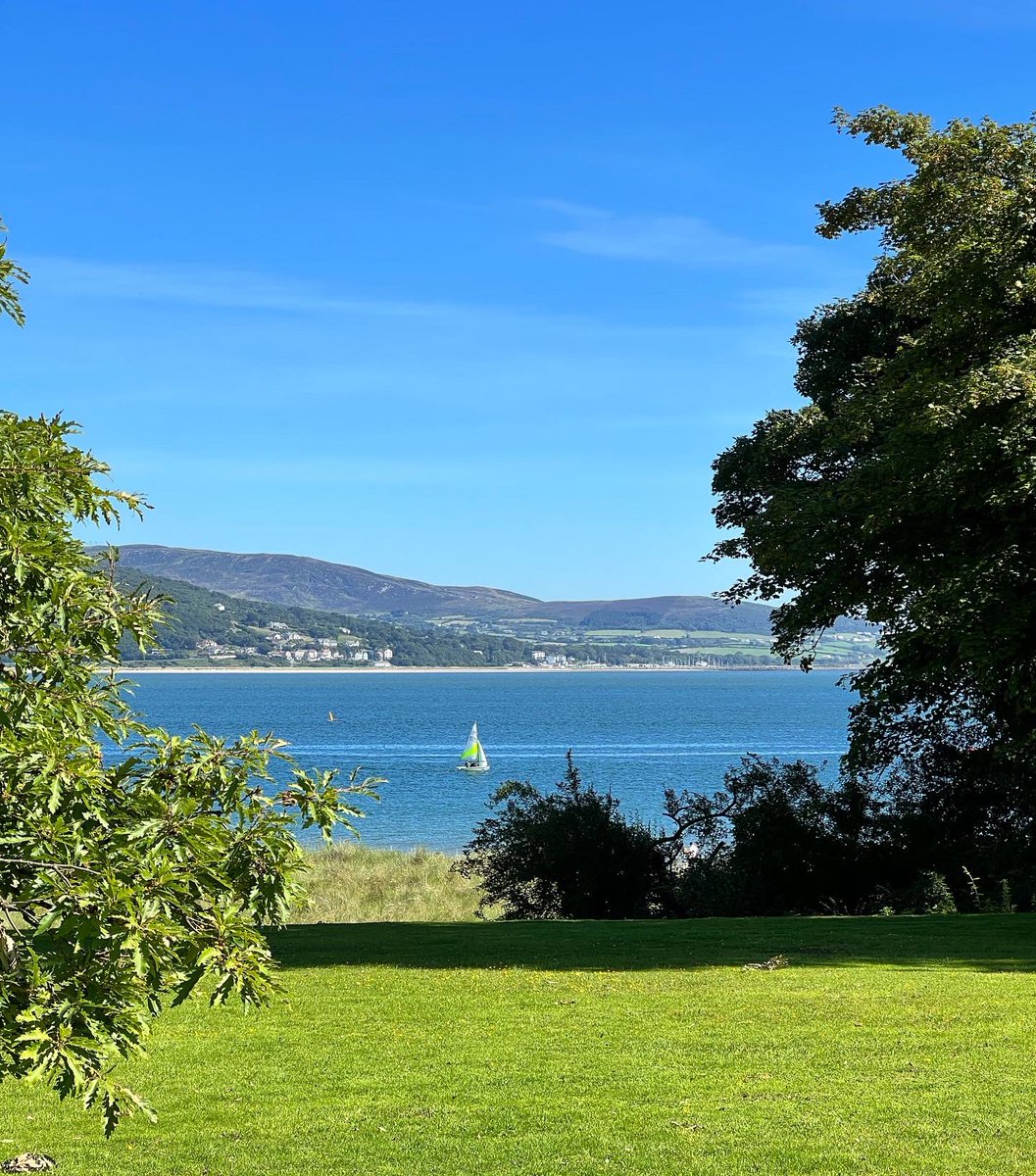 RathmullanHouse's tweet photo. 📣 Extremely last minute availability to stay with us tonight &amp; tomorrow night (13th &amp; 14th), multiple rooms available 📣

To book please call us on 00353749158188 📞 

@IrelandBlueBook 

#rathmullanhouse #lastminuteavailability #beachfronthotel #donegal #wildatlanticway https://t.co/vy2xiUyucT