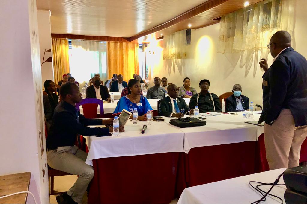 rckgasabo's tweet photo. We are attending the "Vibrant Clubs Workshop" for #Rotarians &amp; #Rotaractors in #Rwanda with @Rotary9150 District Governor Pierre Havyarimana who travelled from 🇧🇮 #ResultsInAchievements @Rotary @JenJonesRotary https://t.co/MLlQacHXIM
