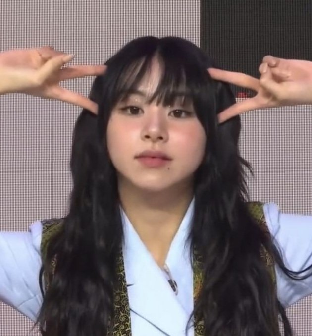 minatanginumin's tweet photo. chaeyoung and her hairstyles this year, from being cute to punk..... https://t.co/gjHdNm97qK