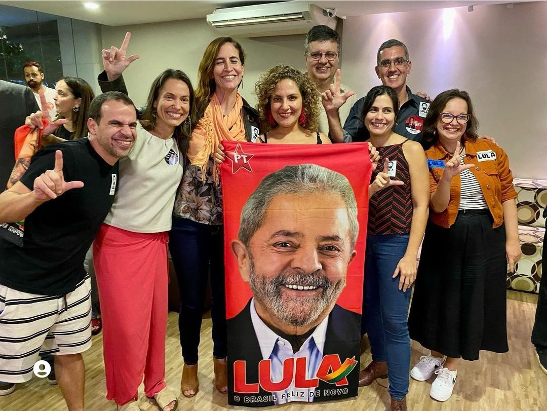 CPLEsquerdaRJ's tweet photo. Nosso comitê recebeu ontem à noite, para um bate-papo, os pré-candidatos @wadih_damous (Dep Federal) e @ROBSON_LEITE (Dep Estadual). https://t.co/RbZbRHZ9L6