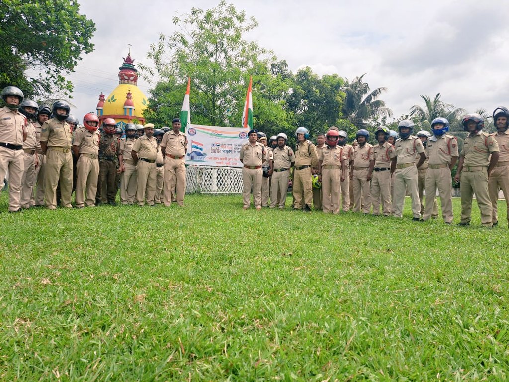 KalamReja08's tweet photo. #AzadiKaAmritMahotsav
#HarGharTiranga
#HarGharTirangaAssam
 
@PMOIndia
@HMOIndia
@MinOfCultureGoI
@CMOfficeAssam
@himantabiswa
@DGPAssamPolice
@assampolice

Bike rally at Panbari,Dhubri by our @20THAPIRBN https://t.co/KsbTWuS8pZ