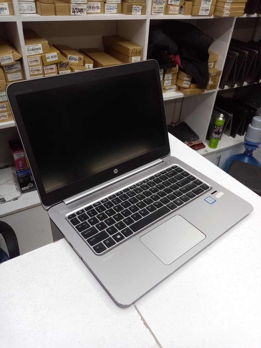 HP ELITEBOOK 1040
TOUCHSCREEN 
INTEL CORE I5
SPEED CLOCK 2.5GHZ 
STORAGE 8GB RAM/256GB SSD 
EXCELLENT BATTERY 
SIZE 14 INCHES
💥PRICE 42,000/=

~CALL WHATSAPP SMS
     📲📞0701846097

#MakeItHappenMiato
Luos