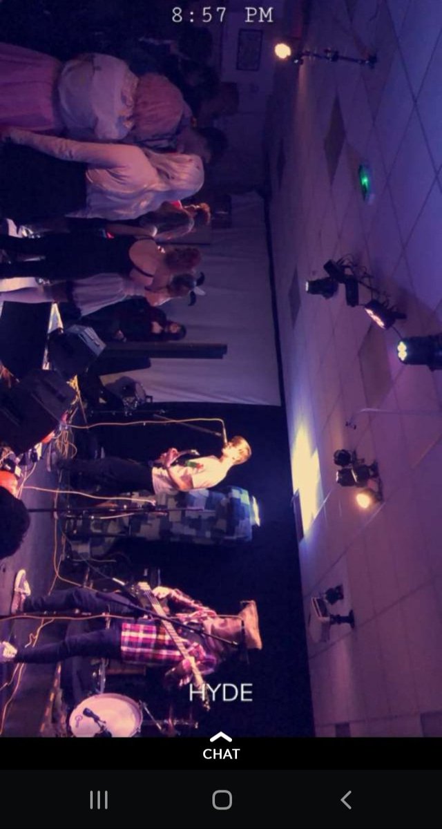 11 Hours tweet media