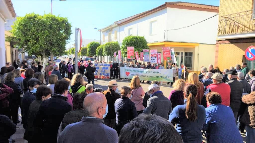 CCOOCORDOBA's tweet photo. La deplorable gestión del Distrito Sanitario Guadalquivir provoca la precariedad asistencial en zonas rurales donde el "hoy no hay médico" es la frase más escuchada
@CCOOCORDOBA @CCOOsanidadCOR reclama al SAS la sustitución de la Dirección Médica 
https://t.co/GCG1zcwm0q https://t.co/cNJ39bbb80