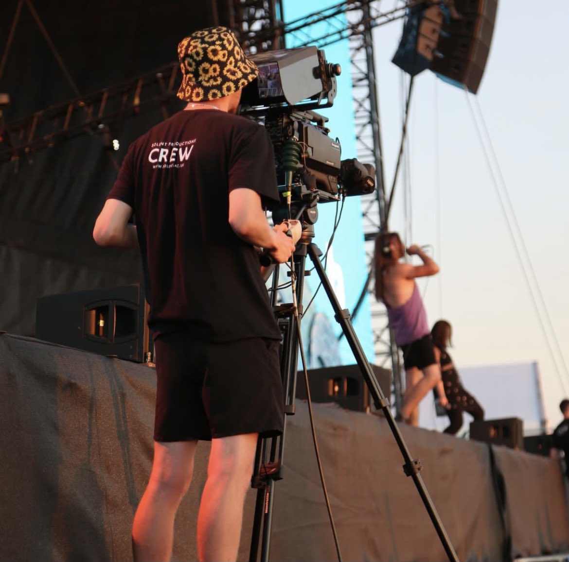 Solent_Prods's tweet image. Some of the OB crew behind the cameras on the main stage at @boardmasters Thursday evening!📹 #outsidebroadcast #festival #boardmasters #film #production #solentproductions