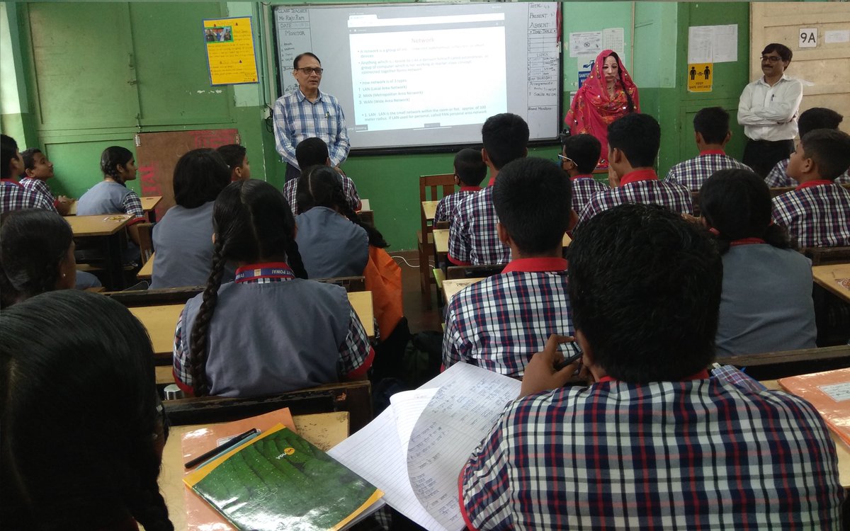 kviitmumbai's tweet photo. Robot Shalu teaching in the classroom at KV IIT Powai and the Principal sir is inspecting her class.
#kviit #Kendriyavidyalaya #iitbombay #robotShalu #dineshpatel #kviitpowai
@KVS_HQ @KvsMumbai @EduMinOfIndia @Sonaa_seth https://t.co/ZxPSCUPtiS