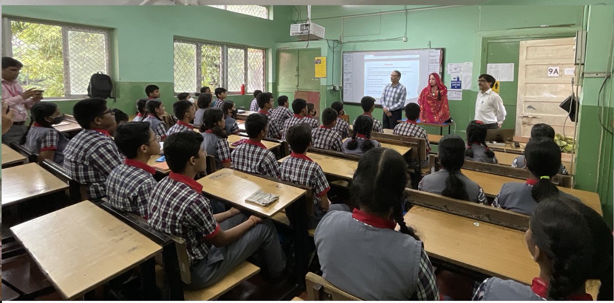 kviitmumbai's tweet photo. Robot Shalu teaching in the classroom at KV IIT Powai and the Principal sir is inspecting her class.
#kviit #Kendriyavidyalaya #iitbombay #robotShalu #dineshpatel #kviitpowai
@KVS_HQ @KvsMumbai @EduMinOfIndia @Sonaa_seth https://t.co/ZxPSCUPtiS