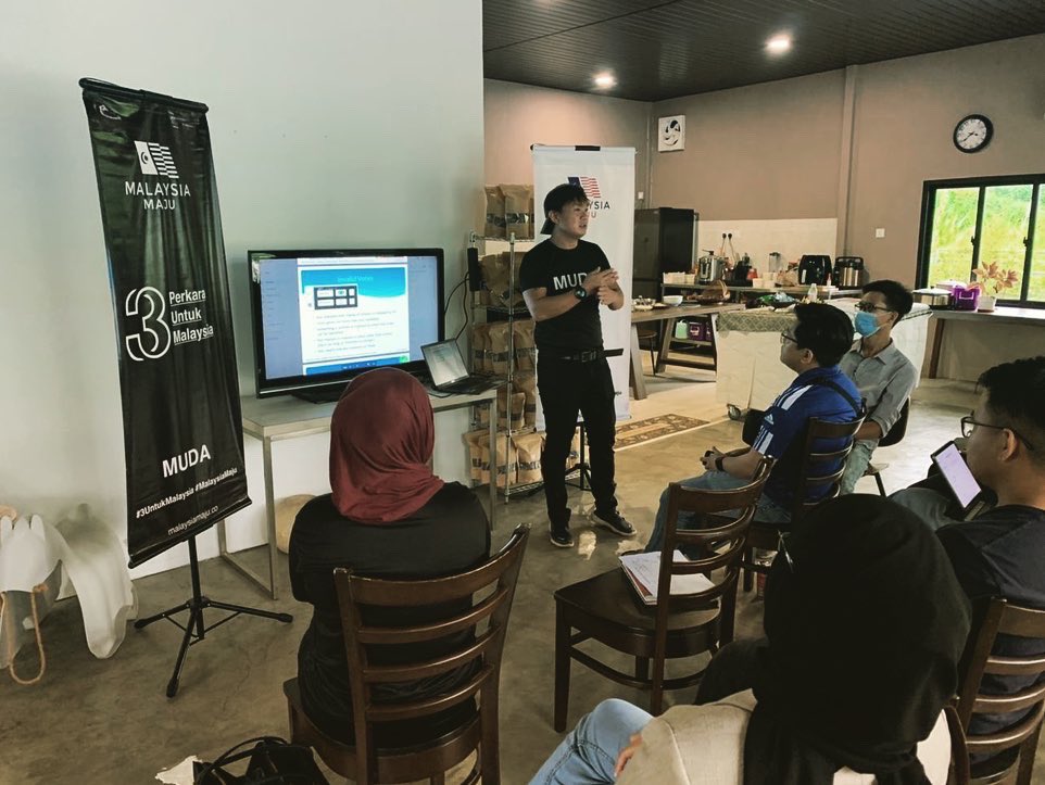 FarmerMuda's tweet photo. The secret in getting things done is to act!
It’s always good to have like minded friends coming together to learn and share more on how we can go forward together for a better Malaysia.
More to come.
#MalaysiaMaju
#MudaSarawak
#3untukMalaysia
#DemiPertiwiku
#PACABA https://t.co/12MIrKVoJt