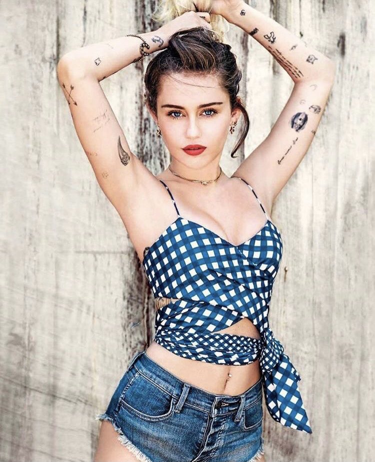 miley_archive's tweet photo. She’s unreal https://t.co/uhrP4yRqJw