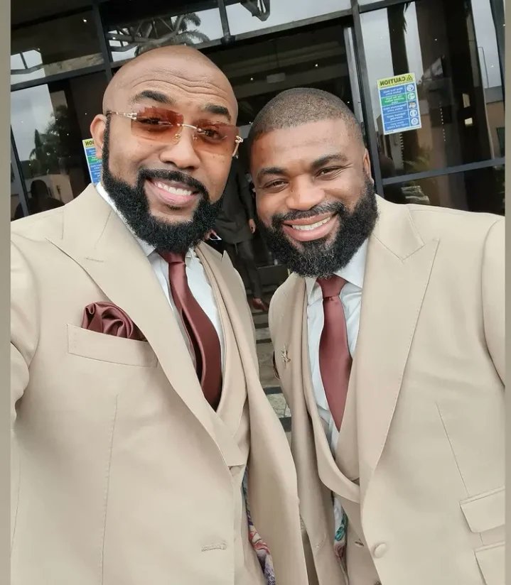 legitngnews's tweet photo. Groomsman duties!
Banky W strikes a pose with Pastor Blessed on his white wedding ceremony.
Pastor Blessed is tiring the knot with Gospel singer Mercy Chinwo.
Weddings are just so beautiful🥰🥰
📸: @BankyWellington
#legitng #legitposts #bankyw #pastorblessed https://t.co/D0ZF5tlNYF