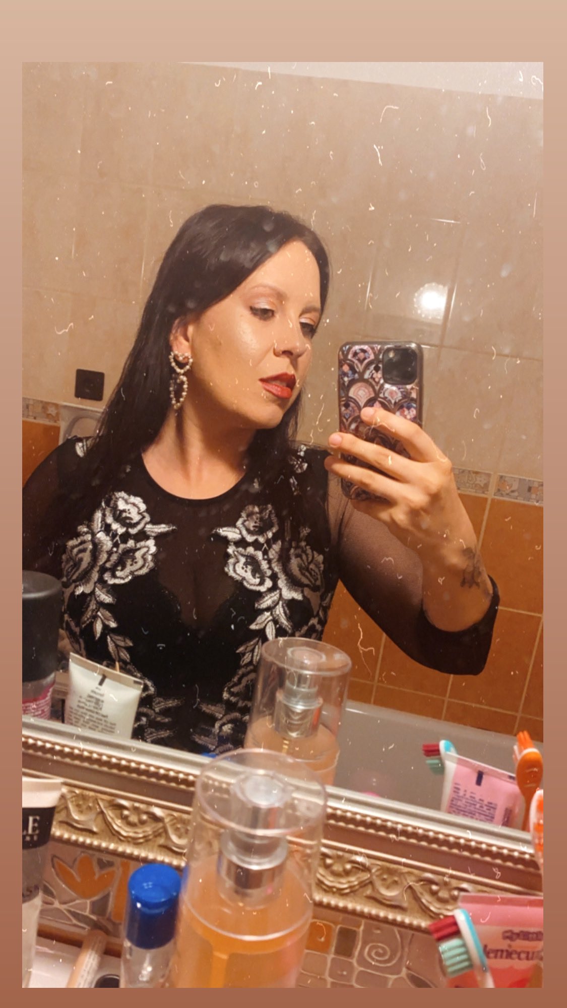 Besty (Bestygood) / Twitter