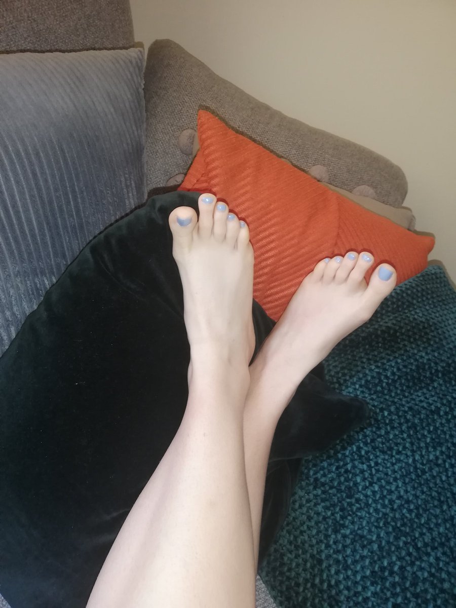 tickletoes91's tweet photo. Netflix and chill.. 🍿📺

https://t.co/7x0nZ6Vp2H 

#feet #toes #foot #footfetishnation #feetporn #feetlovers #feetpics #feetworship #footfetish #prettyfeet #instafeet #legs #barefeet #prettytoes #footmodel #sexyfeet #cutefeet #barefoot #footfetishcommunity #footporn #footgoddess https://t.co/5AIbOW4rzl