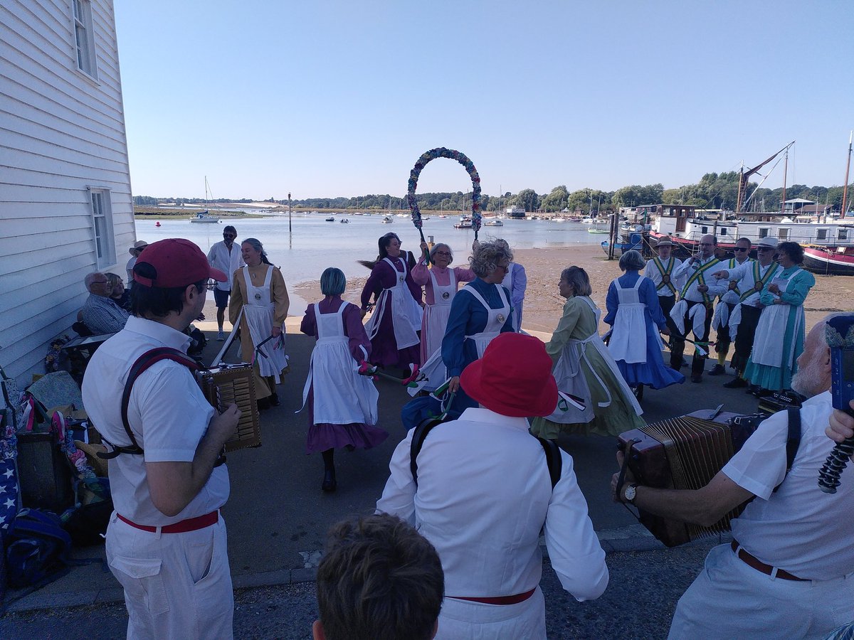 Knots of May tweet media