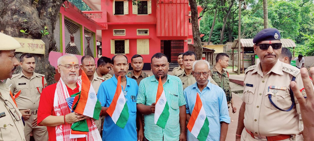 Deepbokalial2's tweet photo. #AzadiKaAmritMahotsav
#HarGharTiranga
#HarGharTirangaAs
@PMOIndia
@HMOIndia
@MinOfCultureGoI
@CMOfficeAssam
@himantabiswa
@DGPAssamPolice
@assampolice https://t.co/dZ0uYG49H5