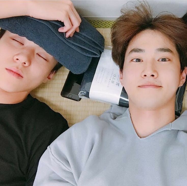 Oshnix94's tweet photo. Sehun is staying at exo's dorm with junmyeon I'm okay  🥹🫶🏻 https://t.co/F1rM5WWolz