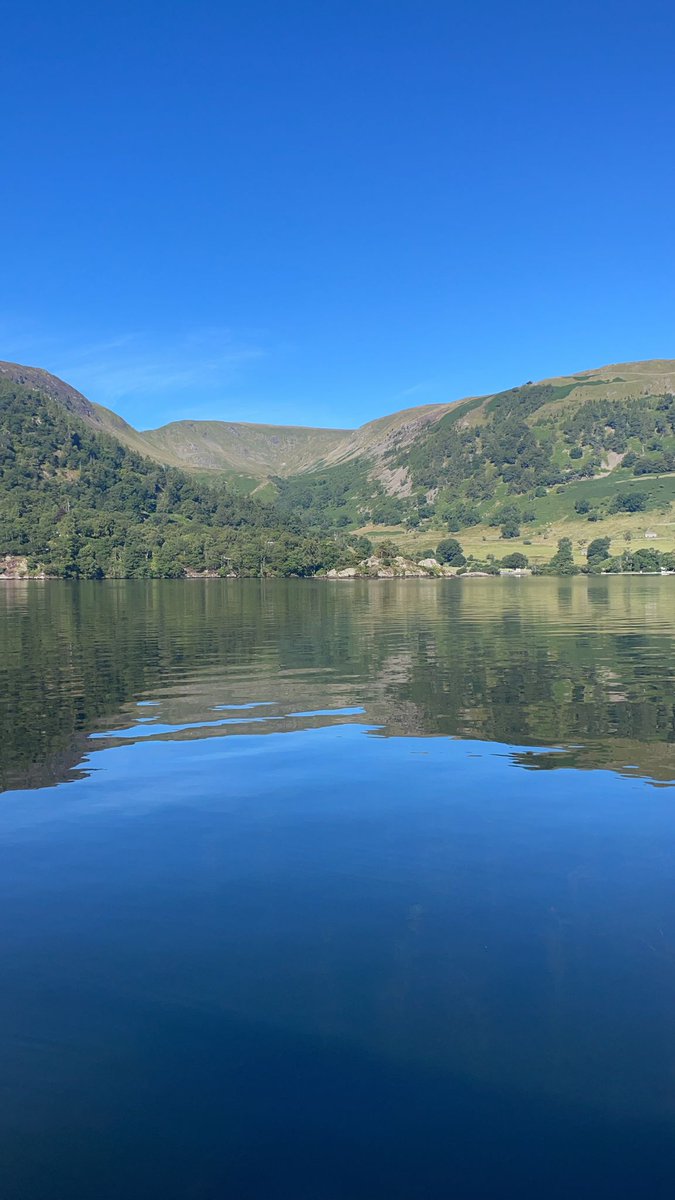 JoCooke's tweet photo. When you're asked to share your #whatsyourmove photos at work, who are we to argue? Sam and I took ourselves off to Langsett for a beautiful 5k walk 😊 @BerneslaiHomes #CustomerServices #activebarnsley https://t.co/NFVkXltzlM