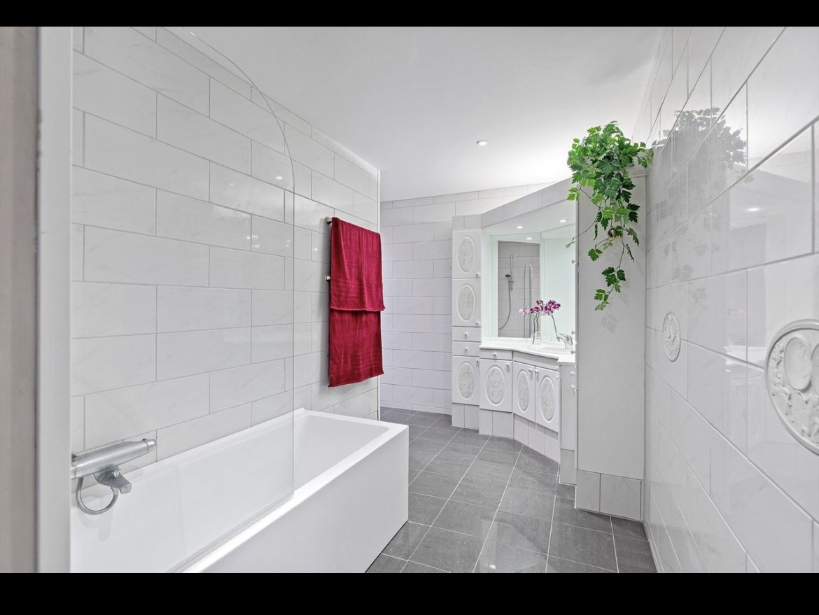 Location Location Location tweet media