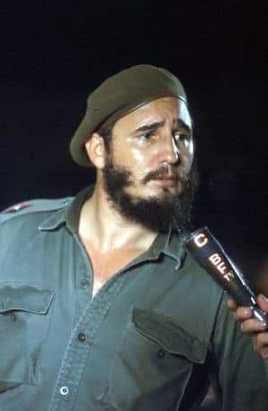 Porque sobran razones para recordarte como el gran hombre que hizo de los cubanos un pueblo de hombres cultos y de ciencia ; preparados para su desempeño en la vida .
Nos enseñaste que el único camino de nuestro pueblo es la unidad y la integración. #FidelPorSiempre  <a href="/CubaMined/">MINED</a>