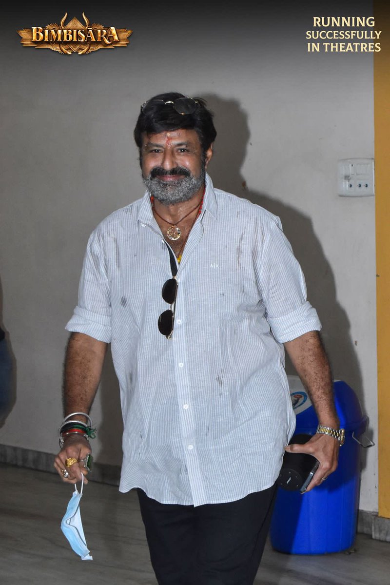 melnvaranasi's tweet photo. Natasimham #NandamuriBalakrishna watched #Bimbisara https://t.co/LlWRK8c8ks
