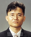 tilted_scale's tweet photo. 차례대로 강경표, 원종찬, 정총령.

교제살인범에게 솜방망이 처벌을 내리는
#강경표판사는물러나라 #원종찬판사는물러나라 #정총령판사는물러나라 https://t.co/YOa0nhKM30