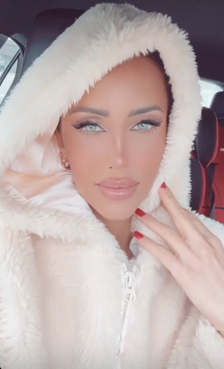 GoddessMia tweet media