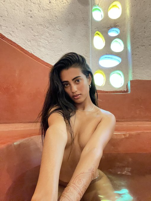 Who wants my 🌹? Here: https://t.co/mSIpkkYK1U 🔥  . . . . #model #creator #traveler #rose #of #BillieEilishMNL<a href="/tag/nature"class="tags"><span>#nature</span></a><a href="/tag/model"class="tags"><span>#model</span></a><a href="/tag/rose"class="tags"><span>#rose</span></a><a href="/tag/india"class="tags"><span>#india</span></a><a href="/tag/traveler"class="tags"><span>#traveler</span></a><a href="/tag/creator"class="tags"><span>#creator</span></a>