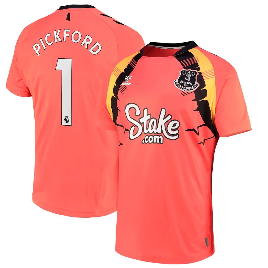 EFCTickets's tweet photo. @JPickford the only player to have an actual @Everton badge on his shirt, when was the last time if ever, did this happen ? #COYB https://t.co/nwaab5wHXX