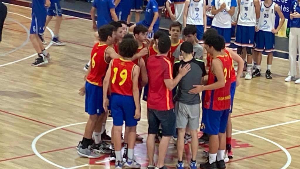martinencbq's tweet photo. 🏀 El Cadet B masculí ja coneix el calendari d'especial de 1r any, on aterra aquesta temporada

🎁 Debut el 24/9 a🏡 @BasketBasePenya 
 ✈️Primer desplaçament🆚 @cbhospitalet  
🔚 Final de lliga a @jacsants1935 
📅 Calendari complet! 👇
https://t.co/usvcZ7SpRK
#SomMartinenc #BQFCM https://t.co/dmtAGS3zfz