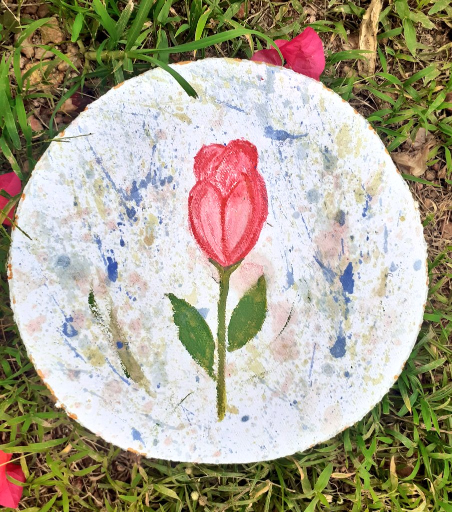 sathsarani17's tweet photo. People aren't perfect all their lives. But my heart is always for you. I know you don't care about me.But my love is always for you so This rose is for you. 💕🌹
#love #universe #Moksha #rose #flower #recyclepaper #paint #Futures #perfectbf #Friend #honest #kind https://t.co/Md4Y5jD2KD