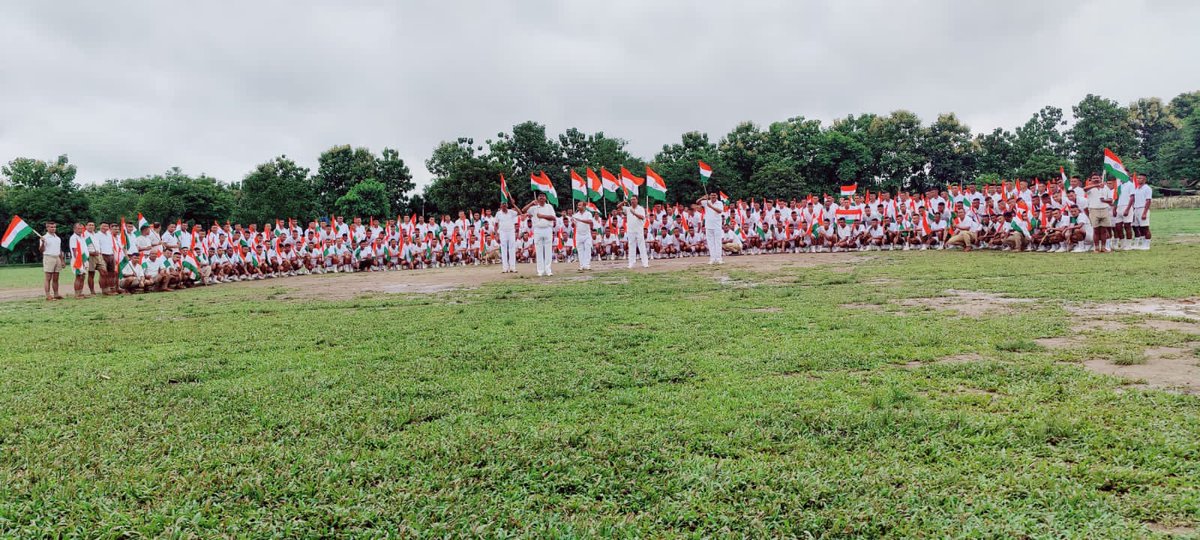 SANJAYR57380120's tweet photo. Celebrating❤️ 
#azadikaamritmahotsav2022🇮🇳
"Har Ghar Tiranga"
By
20th AP(IR) BATTALION,panbari,Dhubri
#HarGharTiranga2022🇮🇳
#HarGharTirangaAssam

@PMOIndia
@HMOIndia
@CMOfficeAssam 
@DGPAssamPolice 
@assampolice https://t.co/eoBEF0vU3R