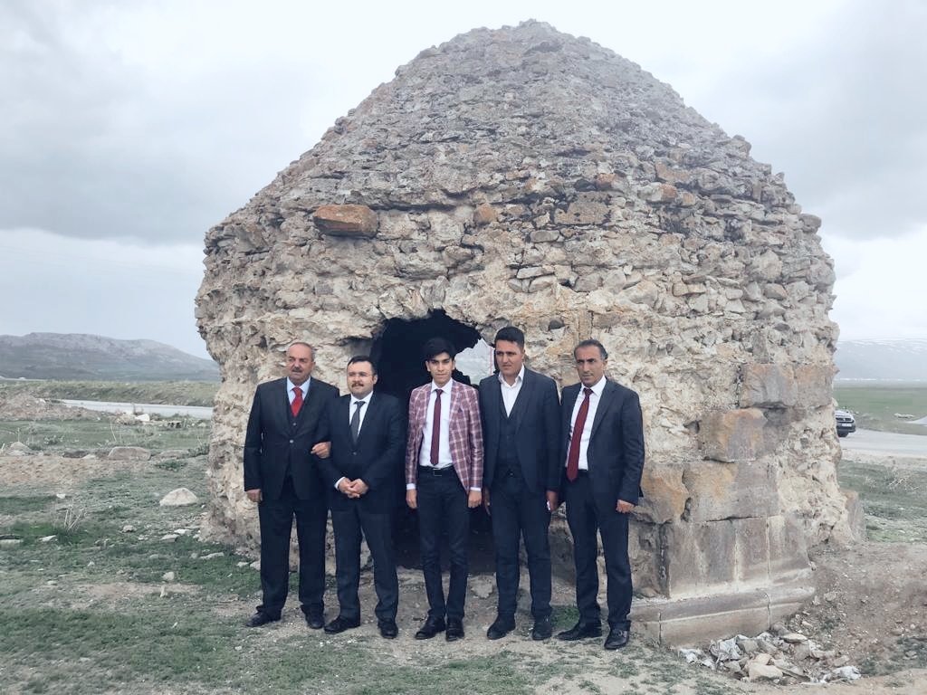 Göç İdaresi Başkan Yardımcılığına atanan Kıymetli ağabeyimiz <a href="/canozantuncer/">can ozan tuncer</a> 'i tebrik eder başarılarının devamını dilerim. Allah utandırmasın.