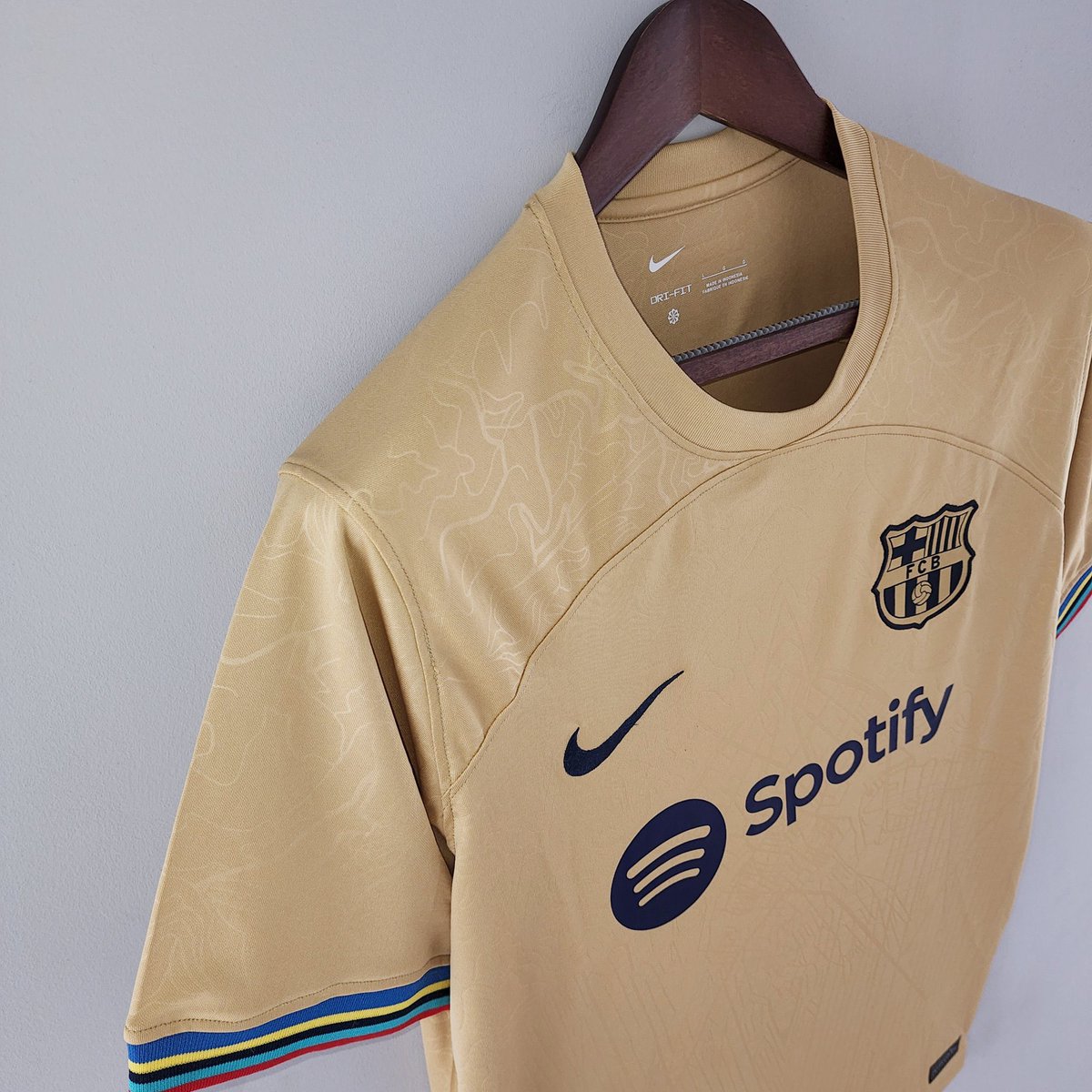 valverdismoCdA's tweet photo. Si Lewandowski marca y el Barça le gana al Rayo, @todocamisetas__ va a SORTEAR 1 CAMISETA A ELEGIR entre todos los participantes. 

Requisitos para participar:
- Dar RT a este tuit.
- Seguir a @todocamisetas__ y a @valverdismoCdA . https://t.co/vvbMGTfR2E